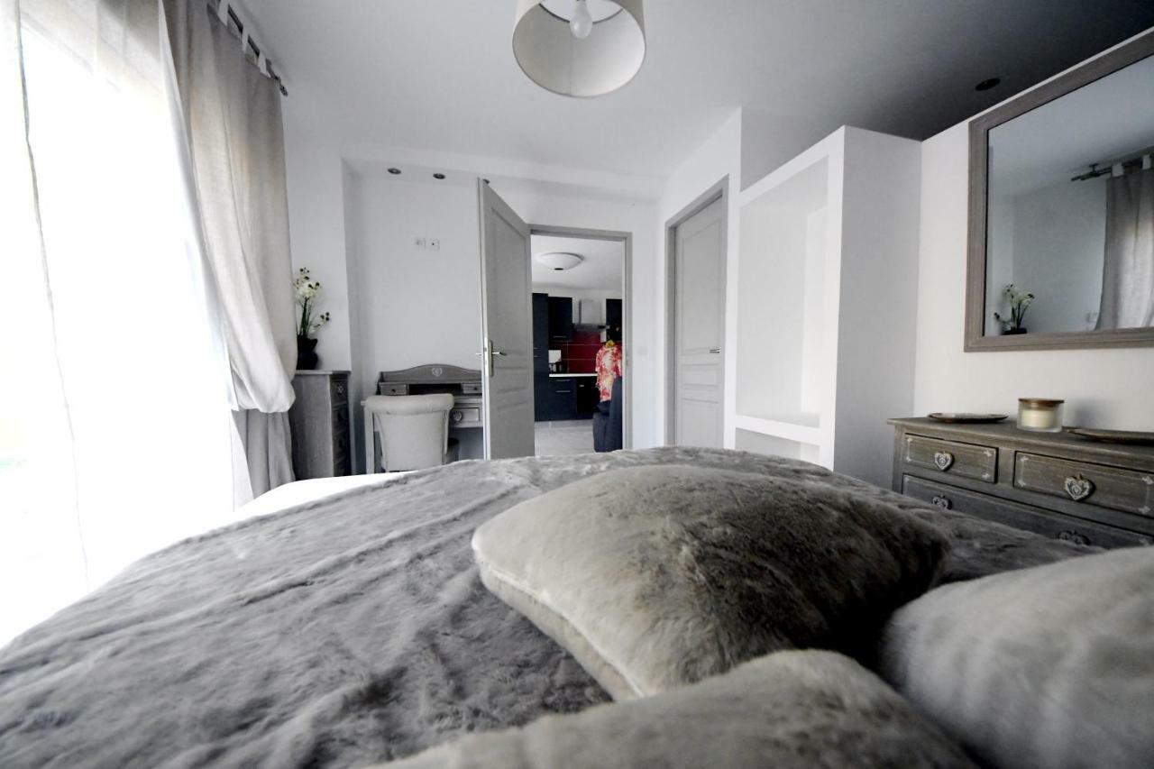 Chambres D'Hotes Des Huppes Ним Екстериор снимка
