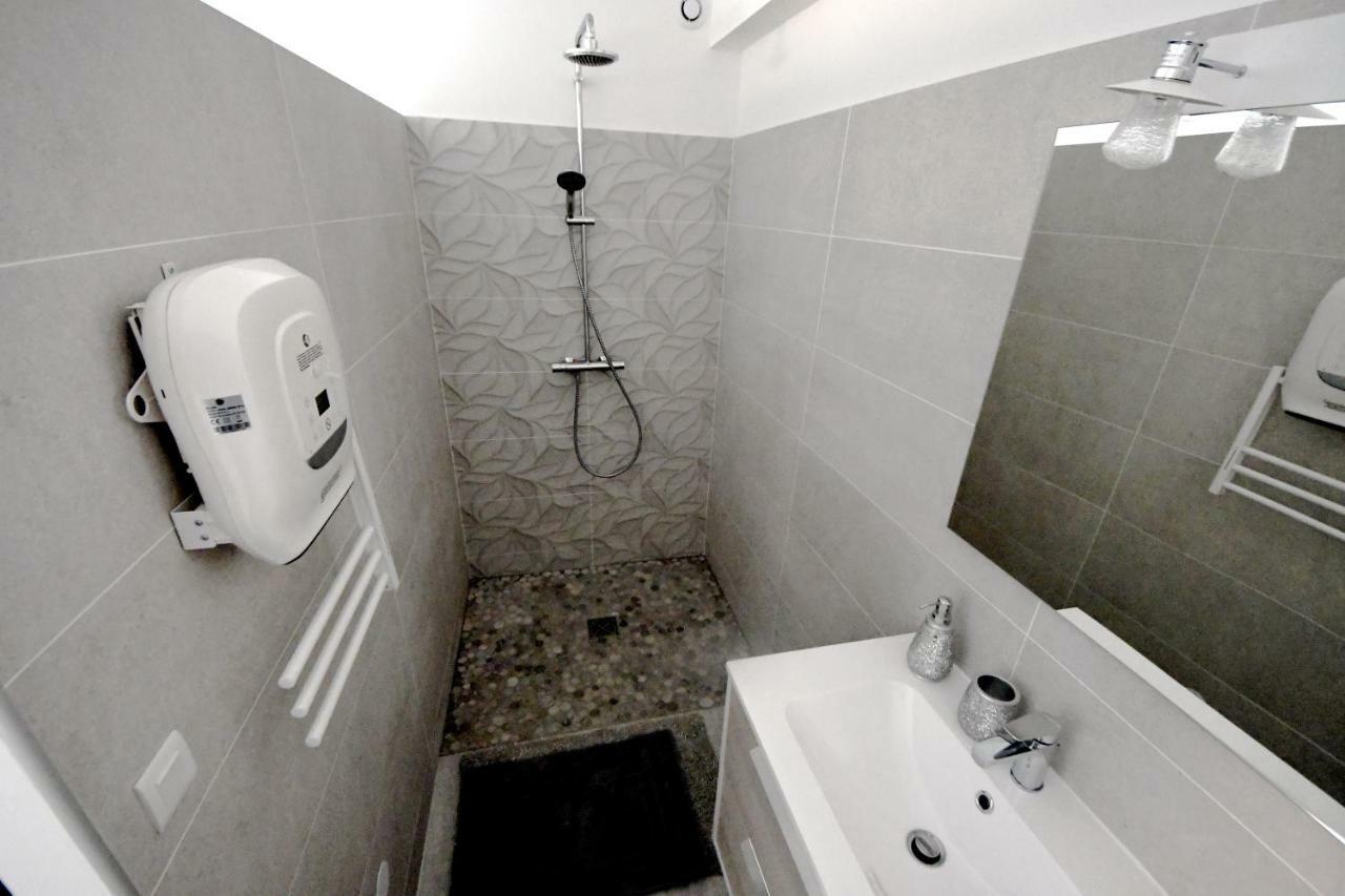 Chambres D'Hotes Des Huppes Ним Екстериор снимка